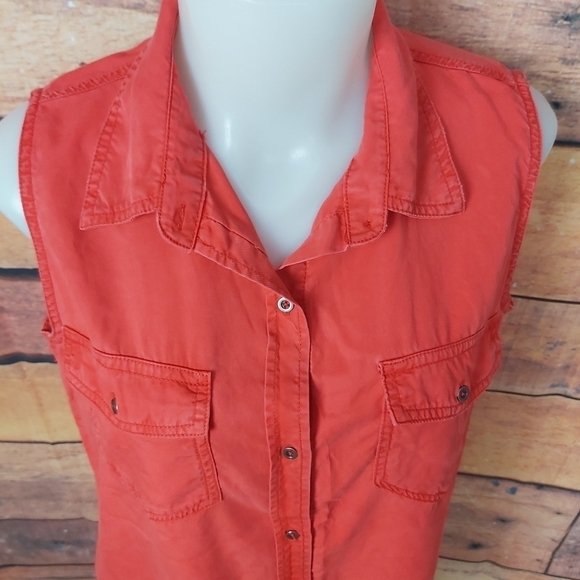 𝅺Buffalo sleeveless top button down blouse - Picture 3 of 6